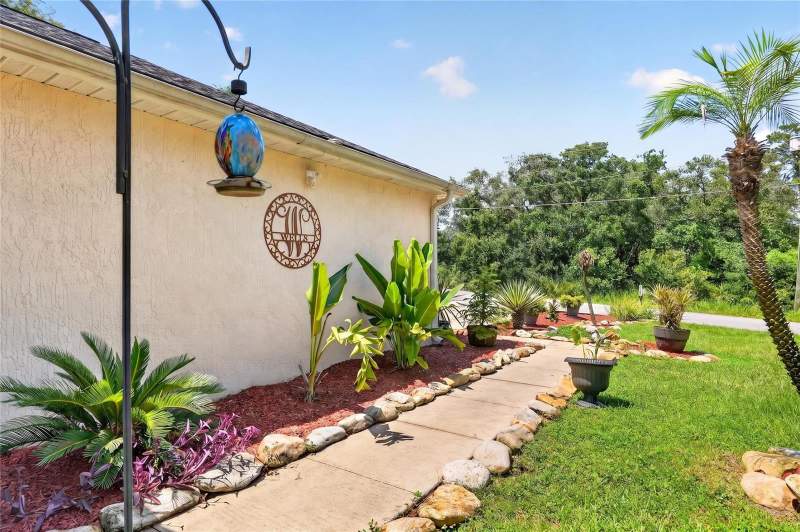 3 bedroom Single Family Residence at 6 Oak Circle Course, Silver Springs Shores S, Ocala — photo 2