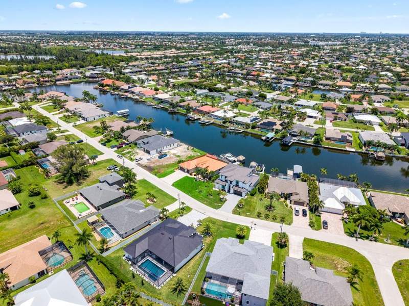 3 bedroom Single Family Residence at 2639 SW 29th Avenue, Cape Coral, Cape Coral — photo 4