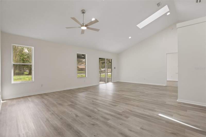 3 bedroom Single Family Residence at 32930 Indian Woods Drive, Silver Lake Forest, Leesburg — photo 4