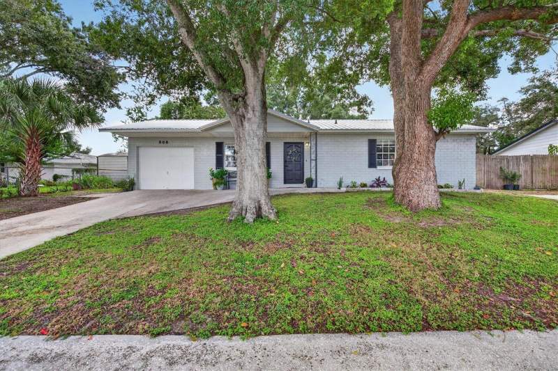 508 COCOPLUM DRIVE home for sale in The Groves North