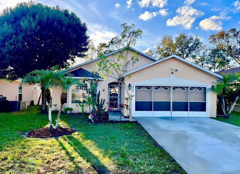 2814 PALM ISLE WAY home for sale in Islands Curry Ford