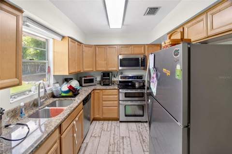 1822 SW 42nd Avenue, Gainesville FL - photo 13 of 27