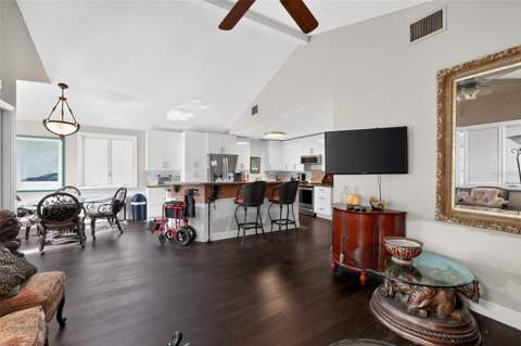 4204 S Renellie Drive, Tampa FL - photo 8 of 40