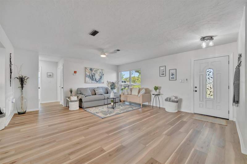 3 bedroom Single Family Residence at 6209 Flamingo Drive, Apollo Beach Unit Two, Apollo Beach — photo 5