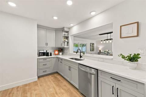4318 Helena Street, St Petersburg FL - photo 9 of 35