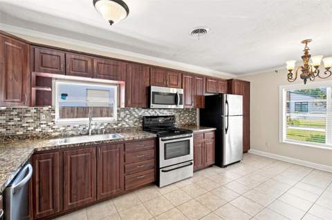 805 W Braddock Street, Tampa FL - photo 10 of 32