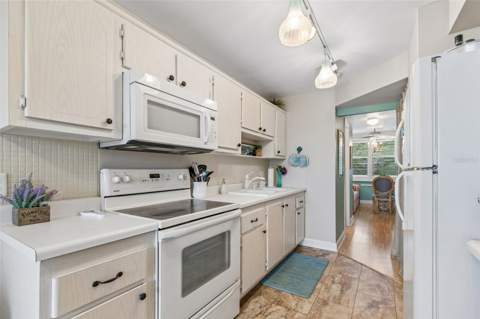 4885 1st St NE #307, St Petersburg FL - photo 12 of 32