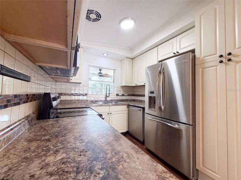 4 bedroom Single Family Residence at 409 Berwick Avenue, Temple Terrace Riverside Subdi, Temple Terrace — photo 3