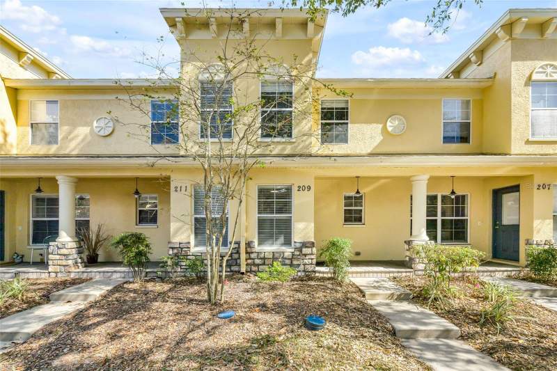 3 bedroom Townhouse at 209 Draw Bridge Ln, Kings Mill, Valrico — photo 3