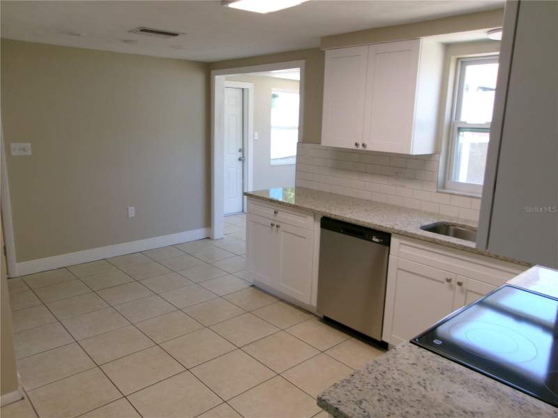 2 bedroom Single Family Residence at 5103 Valimor Drive, Colonial Manor, Holiday — photo 5