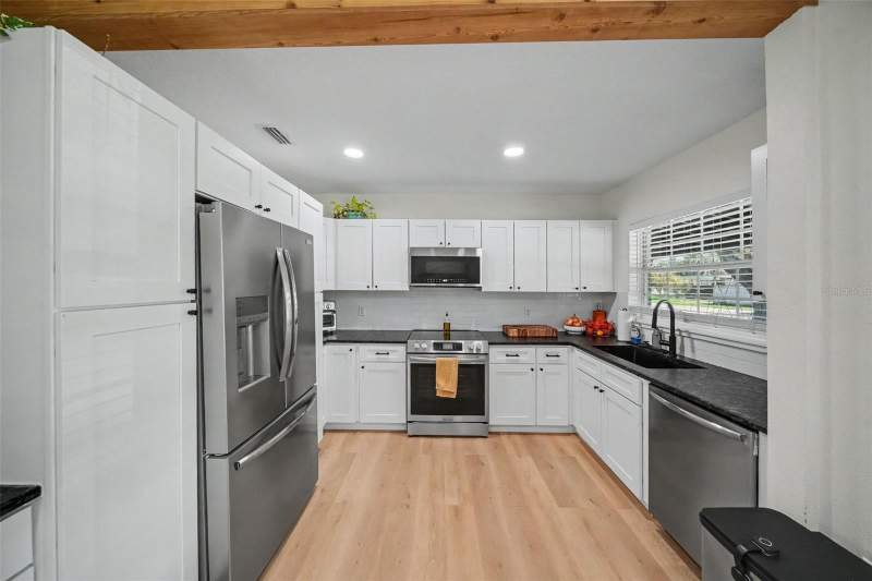 3 bedroom Single Family Residence at 4636 W Bay Court Avenue, Margaret Anne Sub Revised, Tampa — photo 4