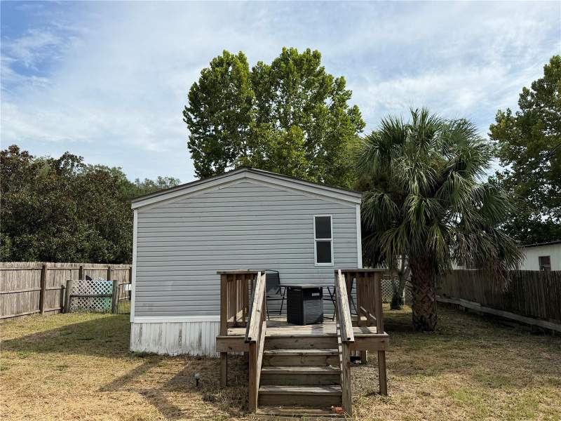 3 bedroom Manufactured Home at 120 NE 12 Ave, Out Of County, Chiefland — photo 4