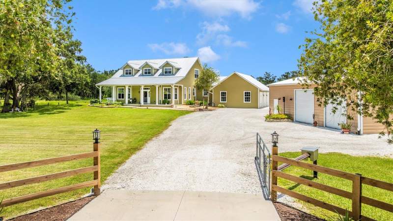 3 bedroom Single Family Residence at 1901 Joshua Drive, Bel-Air Estates, Sarasota — photo 2