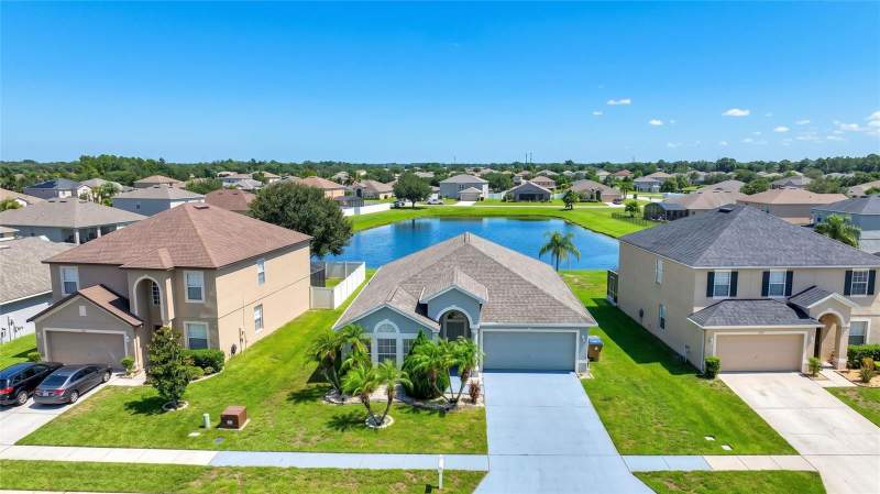 4 bedroom Single Family Residence at 2317 Walnut Canyon Drive, Blackstone Landing Ph 2, Kissimmee — photo 2