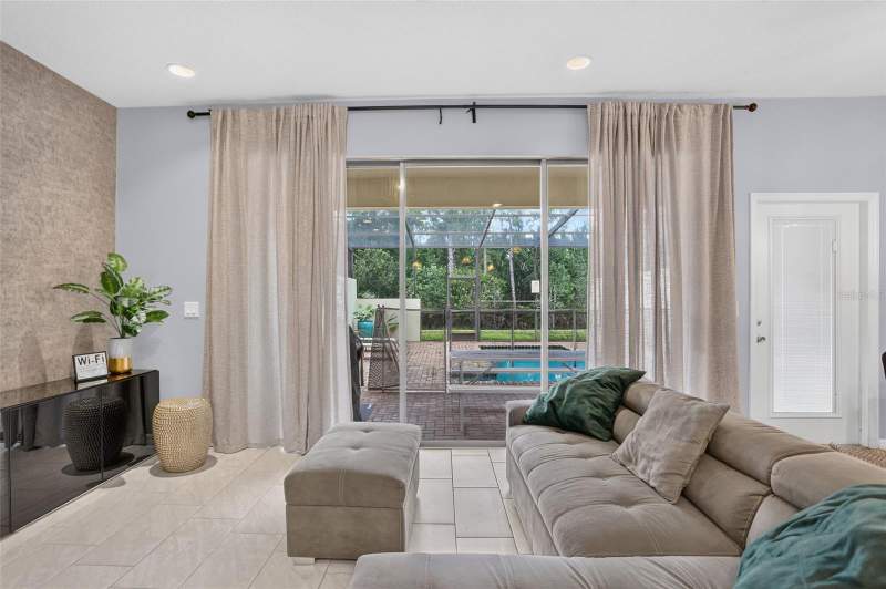 5 bedroom Townhouse at 8831 Geneve Court, Windsor At Westside Ph 2B, Kissimmee — photo 3
