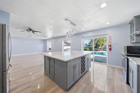 10717 Donbrese Avenue, Tampa FL - photo 12 of 39