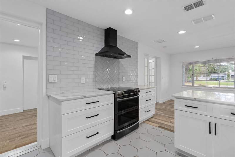 6 bedroom Single Family Residence at 1130 W Lake Brantley Road, Little Washington Estates, Altamonte Springs — photo 5