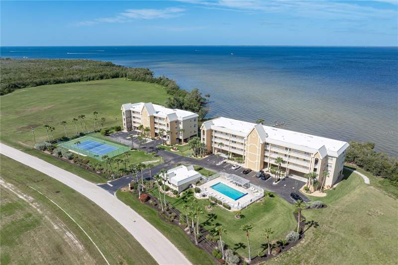 3 bedroom Condominium at 101 N Marion Court #215, Points West Ph 02 Bldg 02, Punta Gorda — photo 2