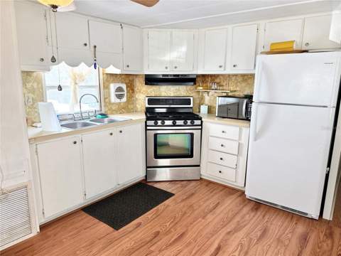 425 Mount Piney Avenue #681, St Petersburg FL - photo 6 of 27