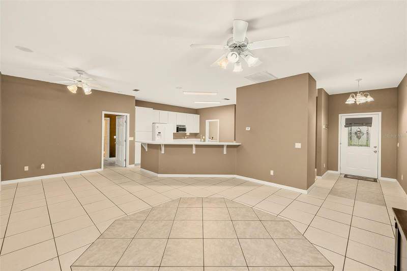 3 bedroom Single Family Residence at 209 White Cliff Boulevard, Sutton Place Ph 01, Auburndale — photo 5