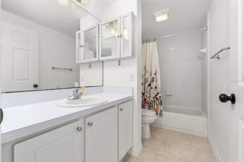 9124 SW 51st Road #302, Gainesville FL - photo 19 of 37