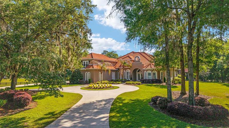 6 bedroom Single Family Residence at 2380 SE 73rd Loop, Country Club Farms A Hamlet, Ocala — photo 2