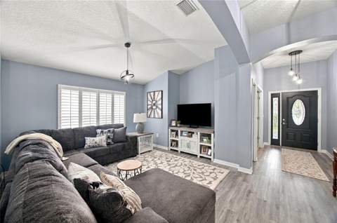 6501 Bridgecrest Drive, Lithia FL - photo 10 of 55
