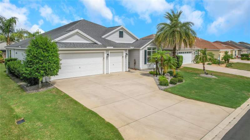 3 bedroom Single Family Residence at 1241 Tarflower Terrace, The Villages, The Villages — photo 4