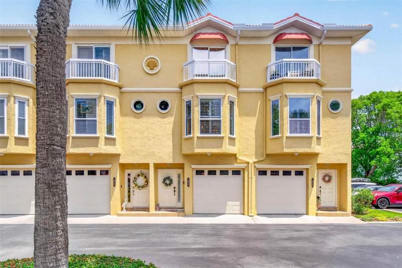 Tierra Sound Townhomes