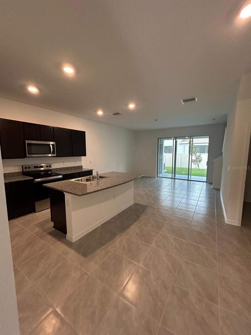 3 bedroom Townhouse at 16620 Grotto Steam Place, Forest Brooke Ph 7A & 7B, Wimauma — photo 5