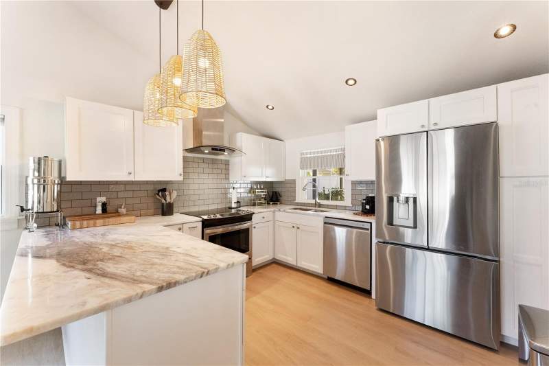 2 bedroom Single Family Residence at 214 39th Avenue, Snell Shores, St Petersburg — photo 2