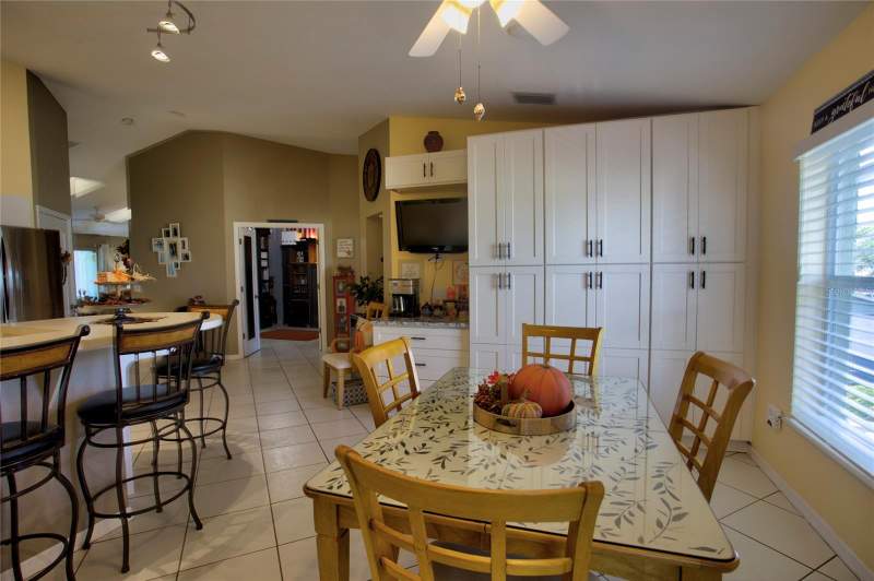 3 bedroom Condominium at 8101 Memory Lane #220, Fiddlers Green Tall Pines, Rotonda West — photo 2