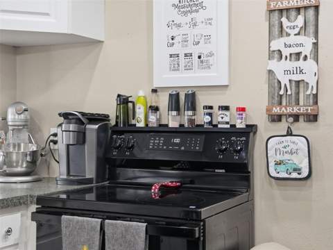 9122 Dupont Avenue, Spring Hill FL - photo 14 of 56