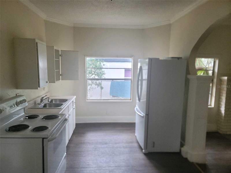 3 bedroom Single Family Residence at 2035 10th Street, Lakeview Heights, St Petersburg — photo 2