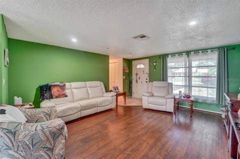 10800 Los Santos Drive, Port Richey FL - photo 6 of 35