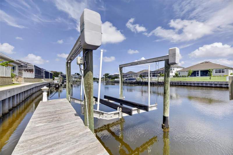 4 bedroom Single Family Residence at 715 Islebay Drive, Mirabay Ph 3B-2, Apollo Beach — photo 4