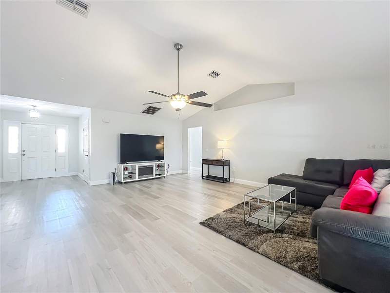 3 bedroom Single Family Residence at 12368 Killian Street, Spring Hill, Spring Hill — photo 5