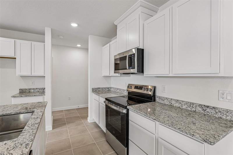 4 bedroom Townhouse at 2720 Meadow Crest Drive, Cyrene At Harmony, St Cloud — photo 5