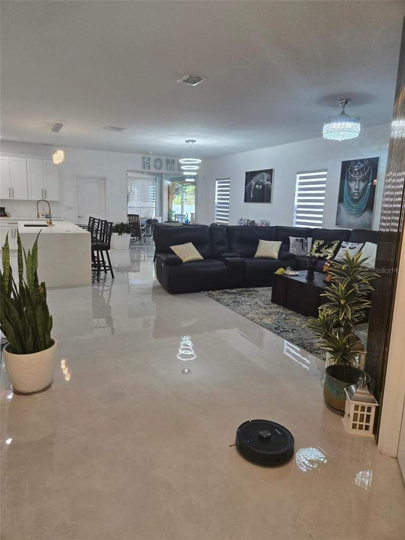 4 bedroom Single Family Residence at 13417 E Delaware Avenue, Astatula, Astatula — photo 2