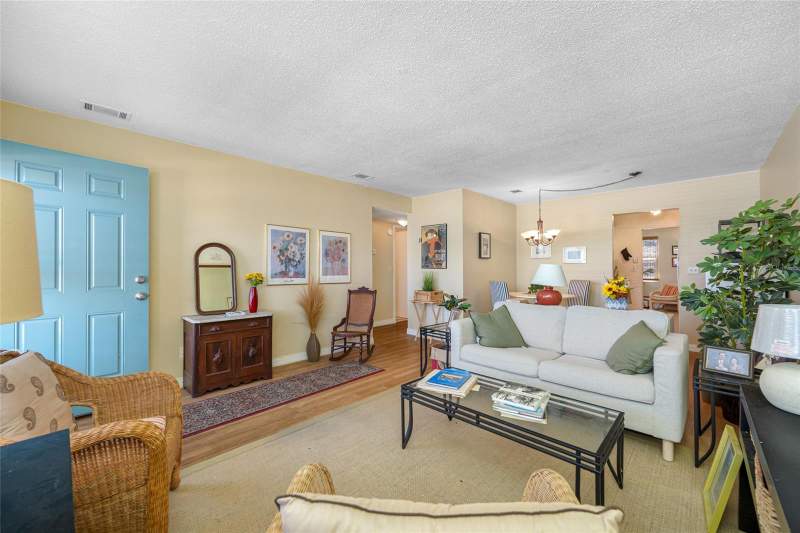 2 bedroom Condominium at 5217 81st Street #16, Paradise Shores, St Petersburg — photo 4