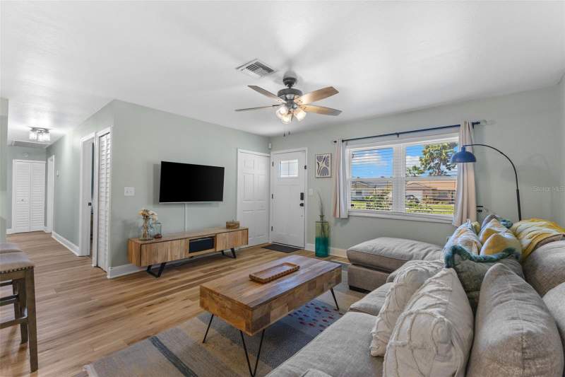 3 bedroom Single Family Residence at 2047 Powderhorn Drive, Walden Woods, Clearwater — photo 2