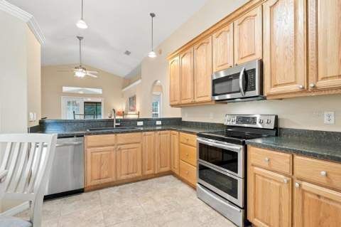 81 Golfview Circle, Umatilla FL - photo 18 of 50