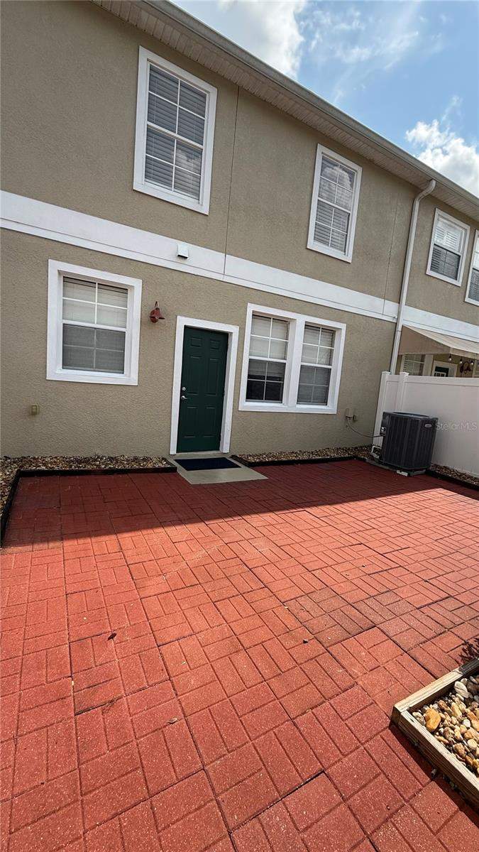 3 bedroom Townhouse at 7108 FIVE OAKS DRIVE, ASHLEY PARK AT HARMONY, HARMONY — photo 3