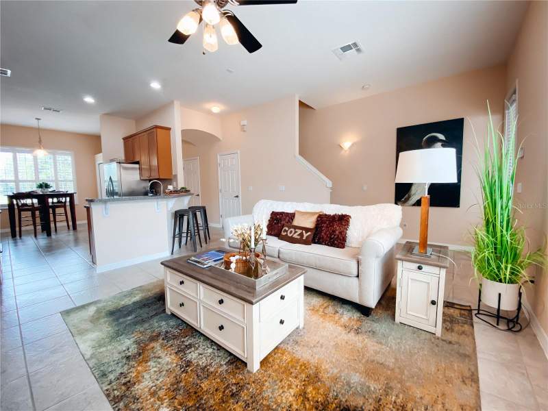3 bedroom Townhouse at 612 ROGUE DRIVE, HIGHCROFT POINTE TWNHMS, LONGWOOD — photo 4
