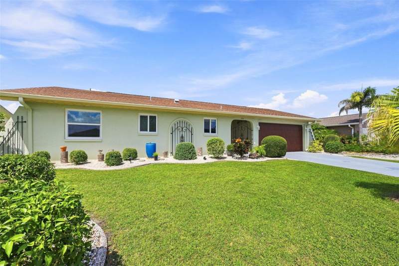 2 bedroom Single Family Residence at 1804 Fort Duquesna Drive, Sun City Center Unit 44 B, Sun City Center — photo 4