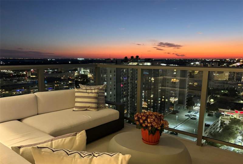 2 bedroom Condominium at 301 1st Street #2105, Saltaire Condo, St Petersburg — photo 2
