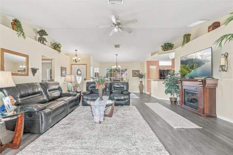 8218 Spanish Oak Drive, Spring Hill FL - photo 12 of 50