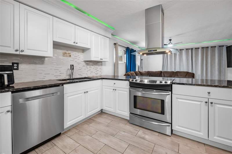 3 bedroom Single Family Residence at 340 Timbruce Lane, Port Charlotte Sec 001, Port Charlotte — photo 4