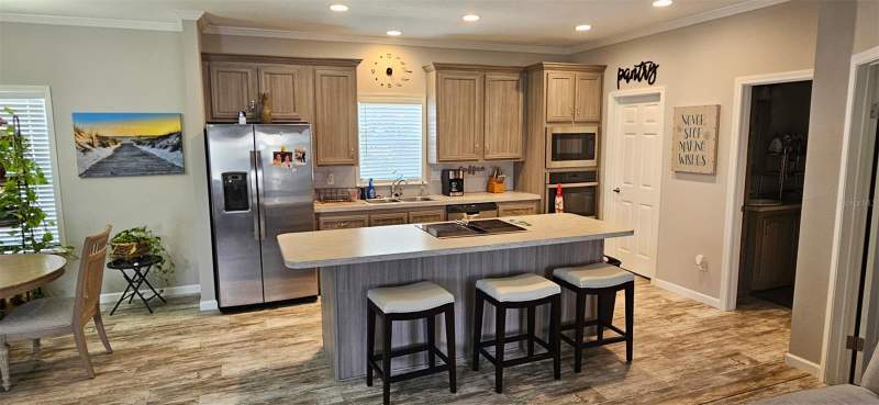 3 bedroom Manufactured Home at 5652 Holiday Park Boulevard, Holiday Park, North Port — photo 3