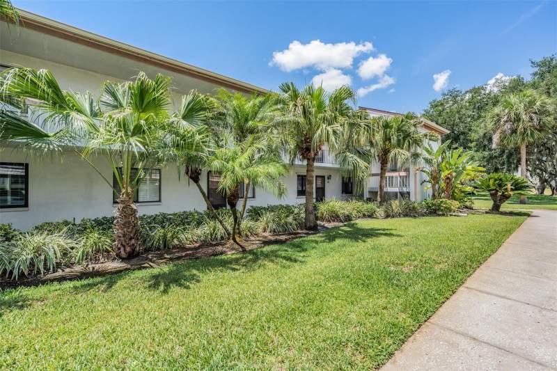 2 bedroom Condominium at 112 Lakeview Place #12, East Lake Woodlands Condo, Oldsmar — photo 2